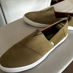 TOM’s espadrille style shoe Size 12